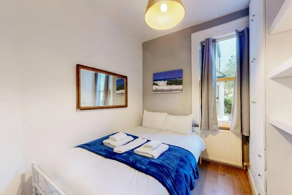 Stunning 2Bdr With Beautiful Garden Apartment London 0*,  United Kingdom
